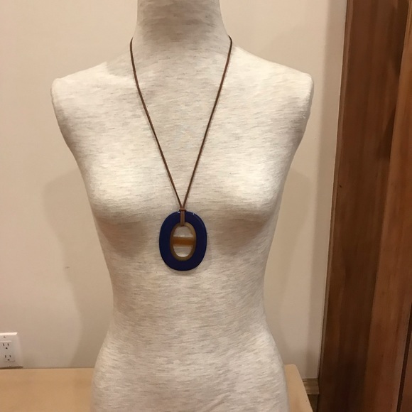 SOLD AT A PRIVATE EVENT Horn and resin adjustable - Picture 2 of 5